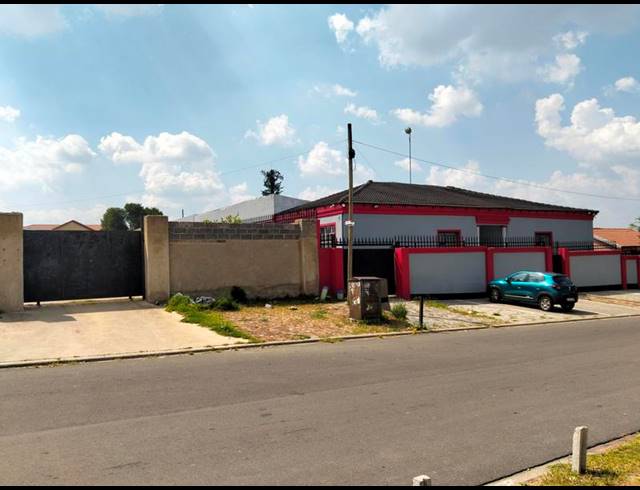 3 BEDROOM HOUSE FOR SALE IN NORKEM PARK